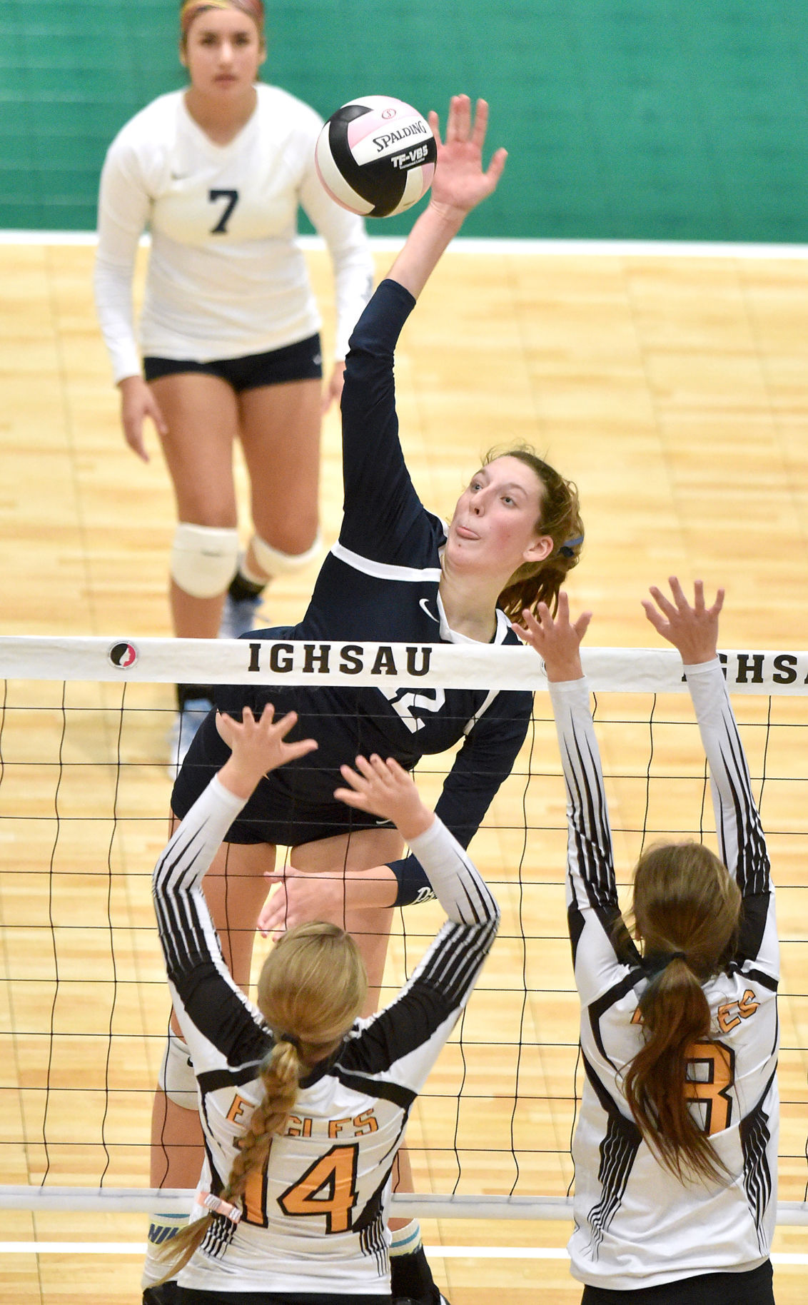 Hudson vs Lawton-Bronson state volleyball